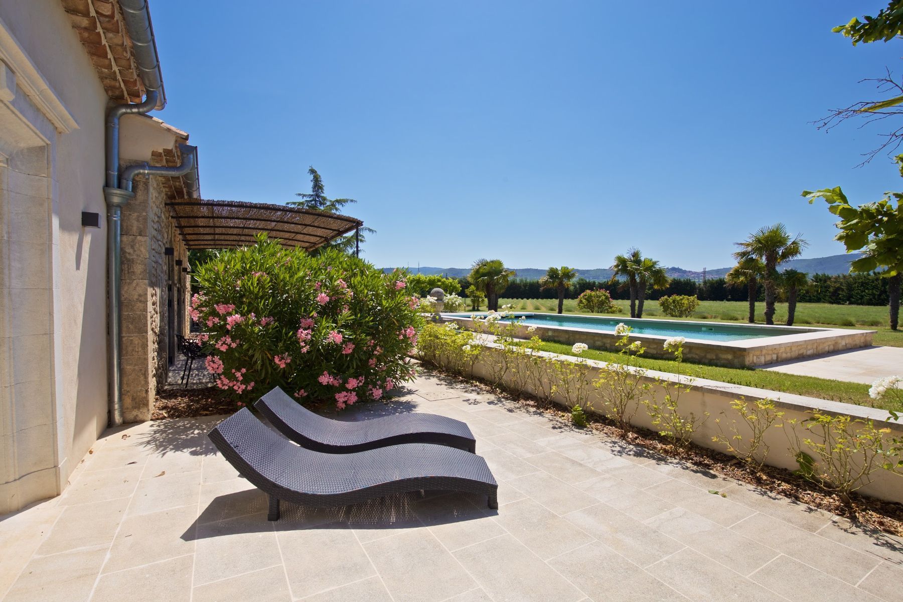 Le Mas des Lavandins villa photo.